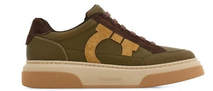 Cassina in olive