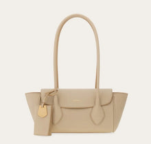 Load image into Gallery viewer, East-West tote bag (S)
