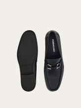 Load image into Gallery viewer, Loafer with Gancini buckle
