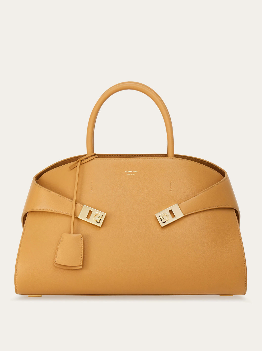 Hug Handbag in Light Camel (L)