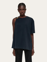 Load image into Gallery viewer, Crew Neck T-shirt with Golden Clip in Black
