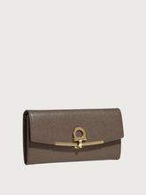 Load image into Gallery viewer, Gancini Continental Wallet in Cumin
