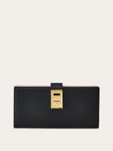 Load image into Gallery viewer, Hug Continental Wallet in Black/Nylund Pink
