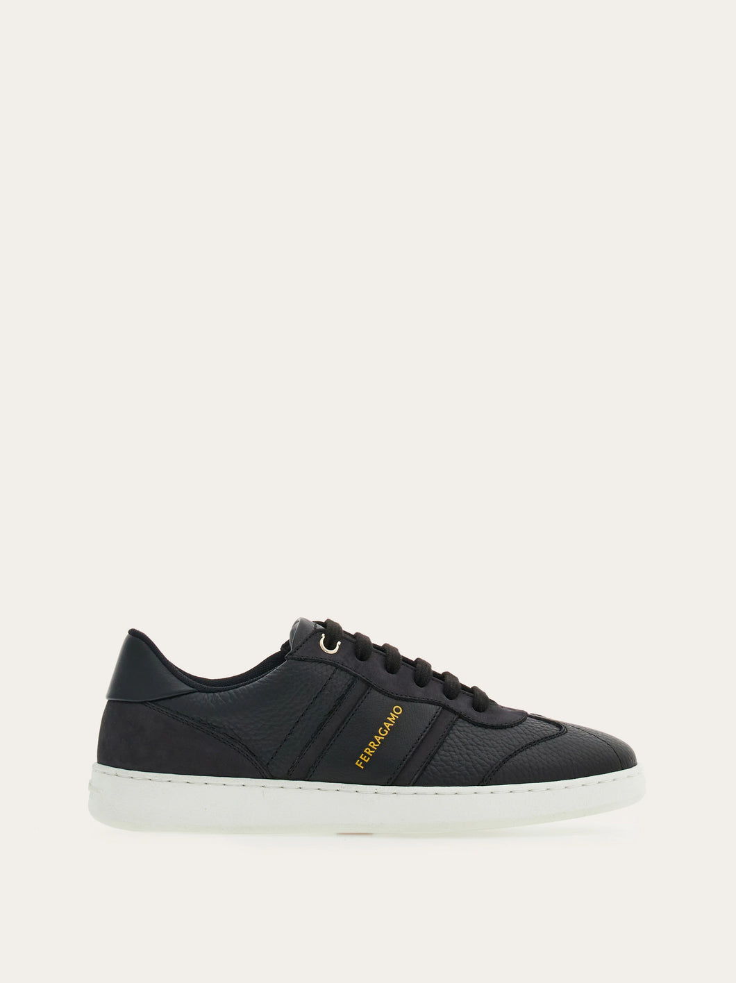 Achille in Black