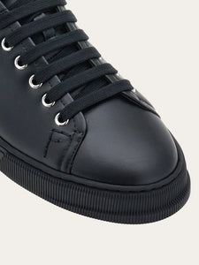 Clayton in Nero