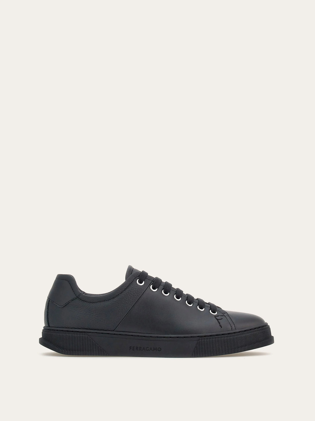Clayton in Nero