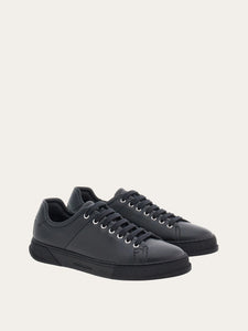 Clayton in Nero